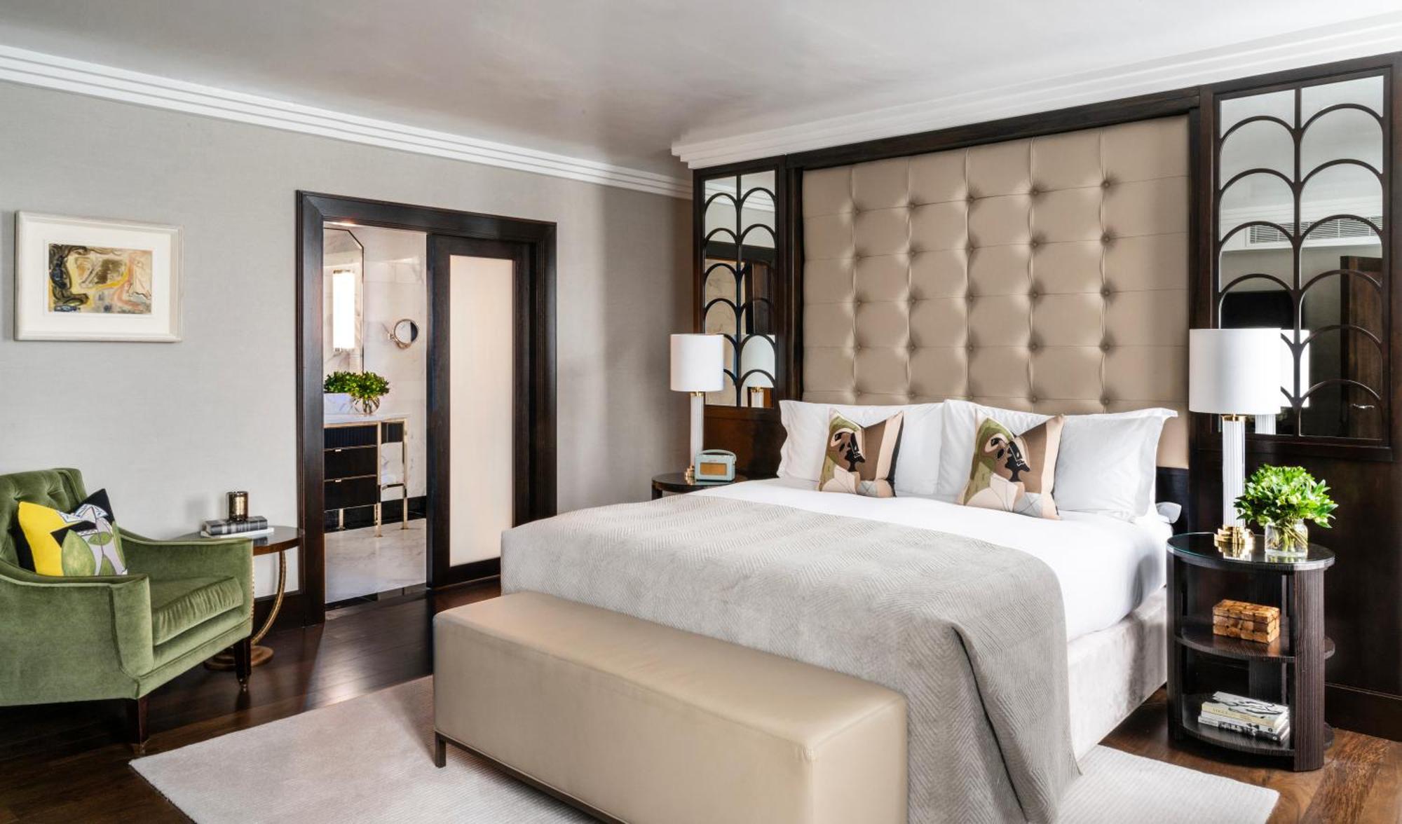 The Westbury Hotel Dublin Exterior photo A bedroom at The Savoy