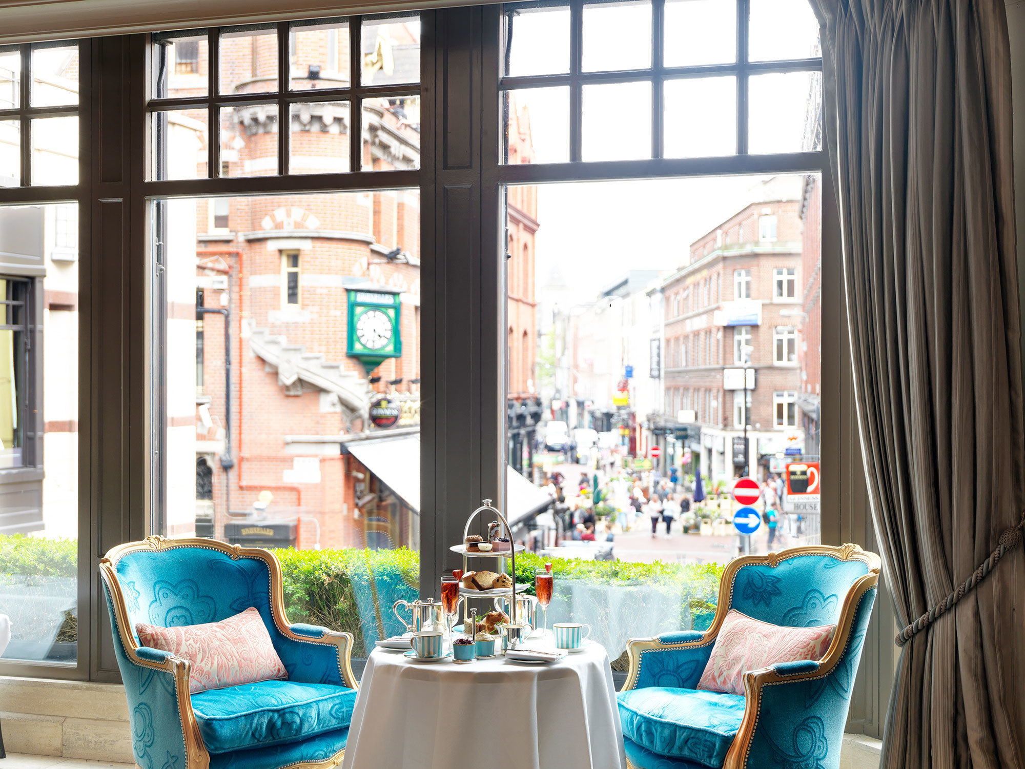 The Westbury Hotel Dublin Restaurant photo The lounge at the Midland Hotel