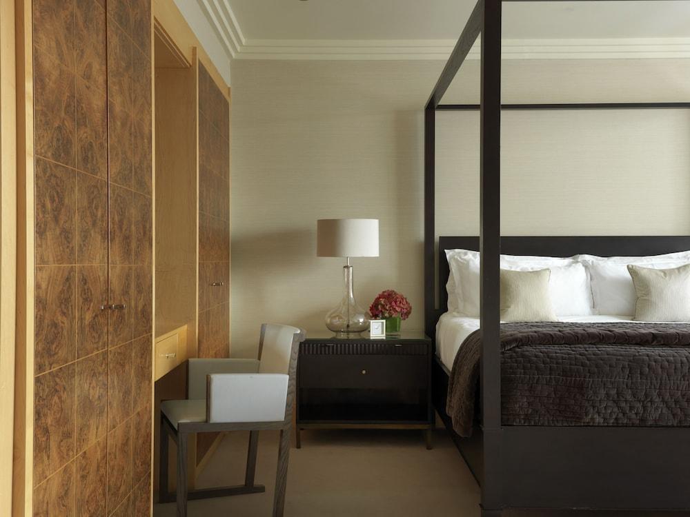 The Westbury Hotel Dublin Exterior photo A bedroom at The Connaught